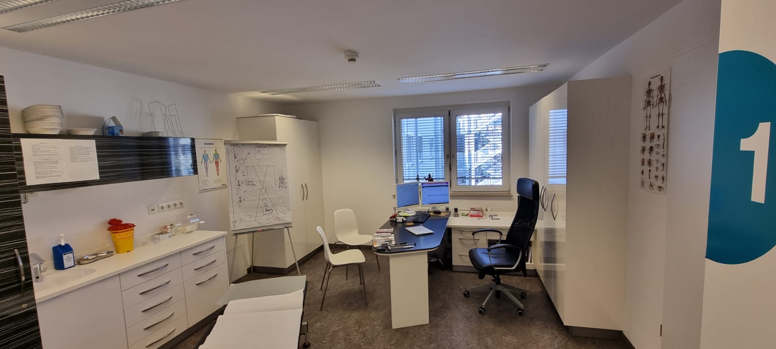 Komplette Praxisausstattung - Bild 2