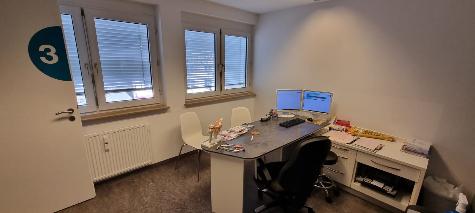 Komplette Praxisausstattung - Bild 4