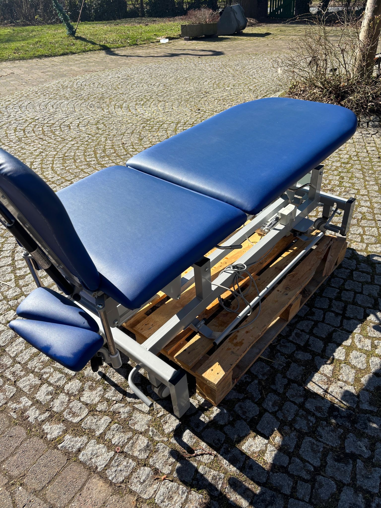 Behandlungsliege elektrisch | gebraucht&gepflegt 