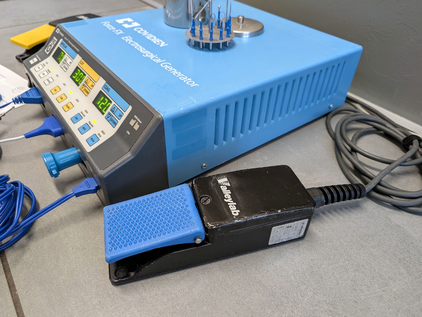 Covidien Valleylab Force FX-CS mit Prüfprotokoll - Bild 3