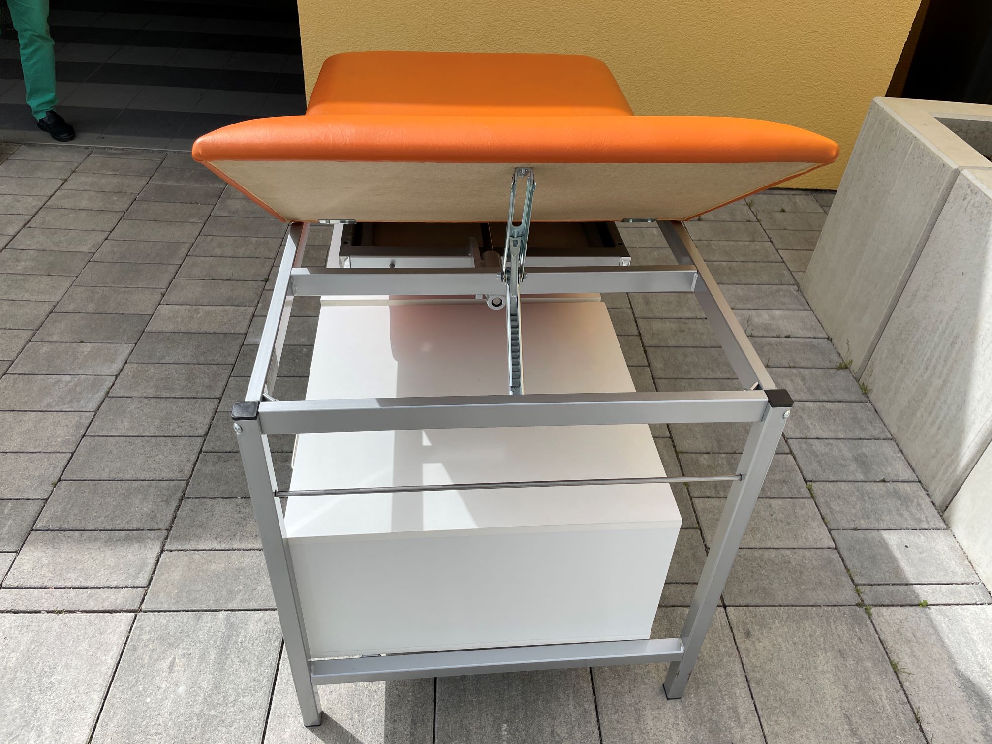 Multifunktionsliege AGA-BOZ, wegen Praxisschluss - Bild 3