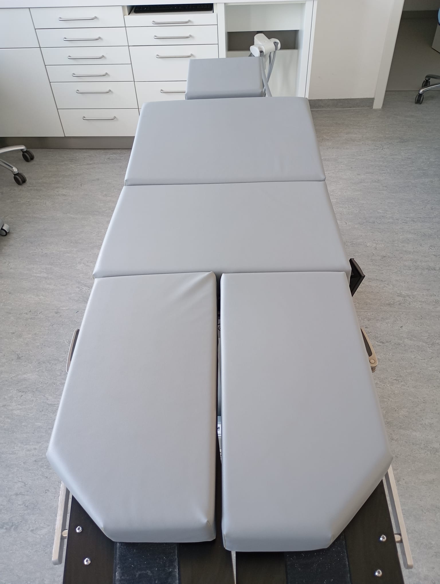 OP-Tisch FAMED SU-14 elektrisch verstellbar