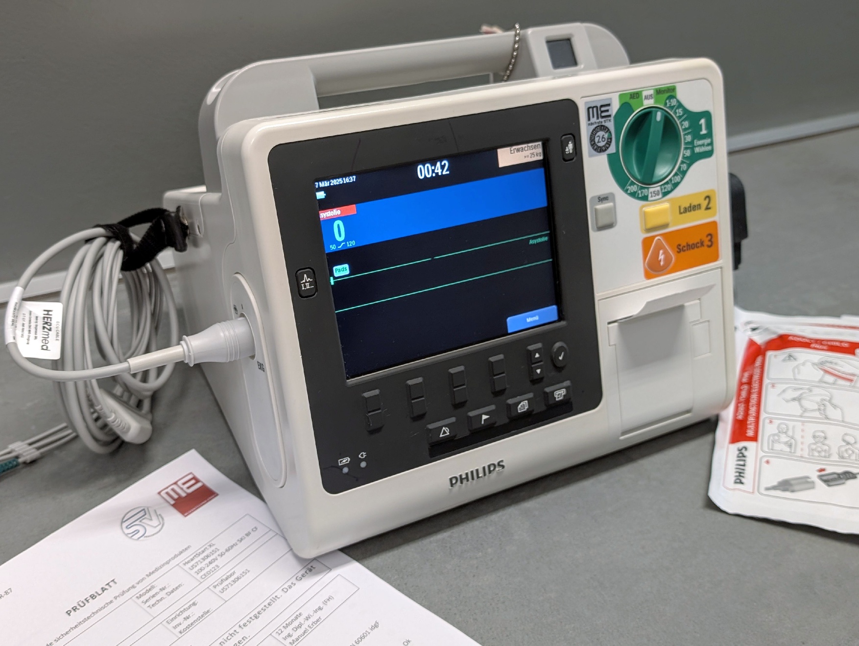 Philips HeartStart XL+ Defibrillator - neuer Akku - Bild 2