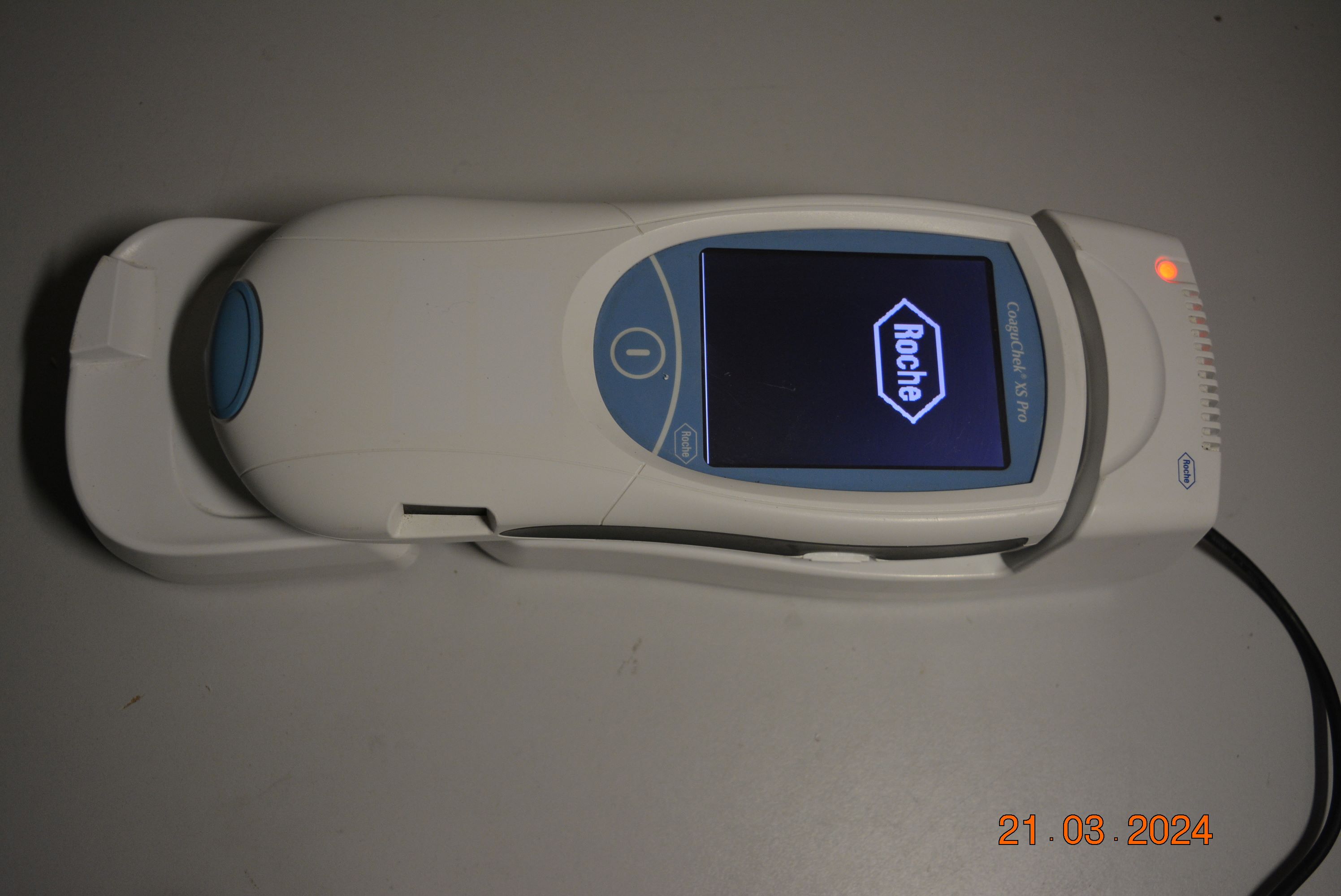 ROCHE COAGU CHEK XS Pro  mit Base Unit DK-1  - Bild 2