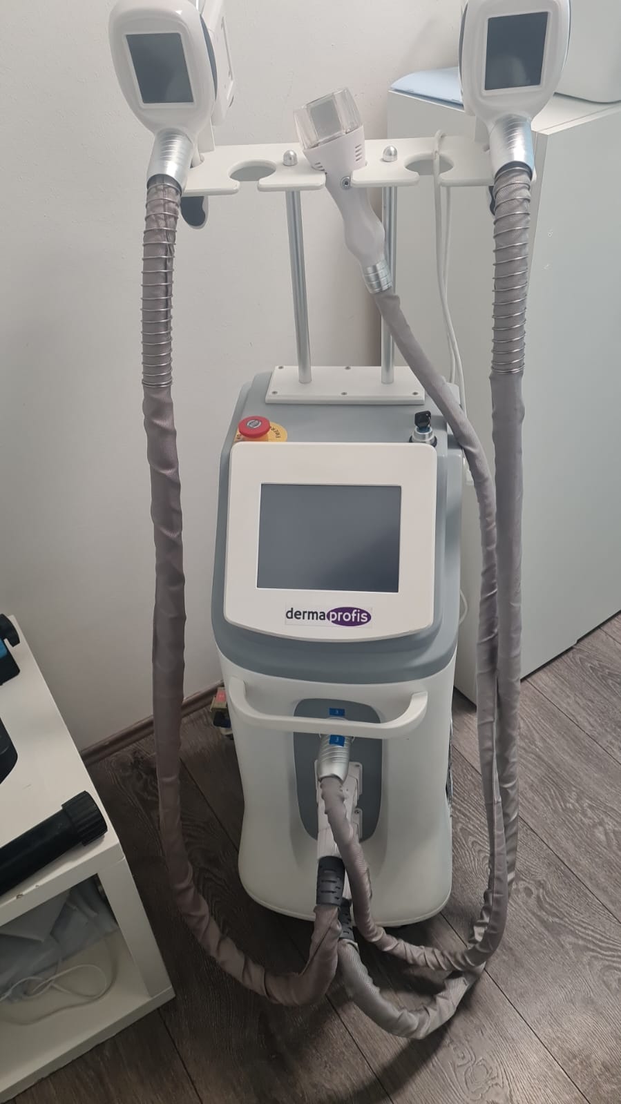 Gebrauchte Kryolipolyse Gerät mit 7 Handstücke