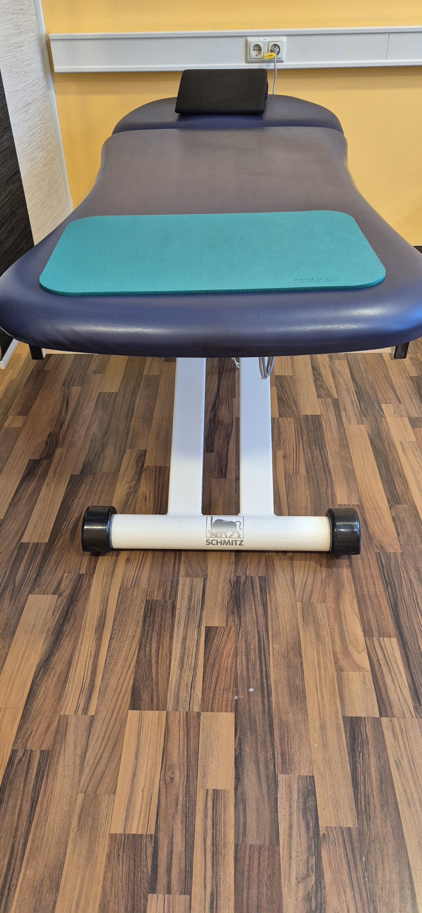 Höhenverstellbare Behandlungsliege - Bild 2