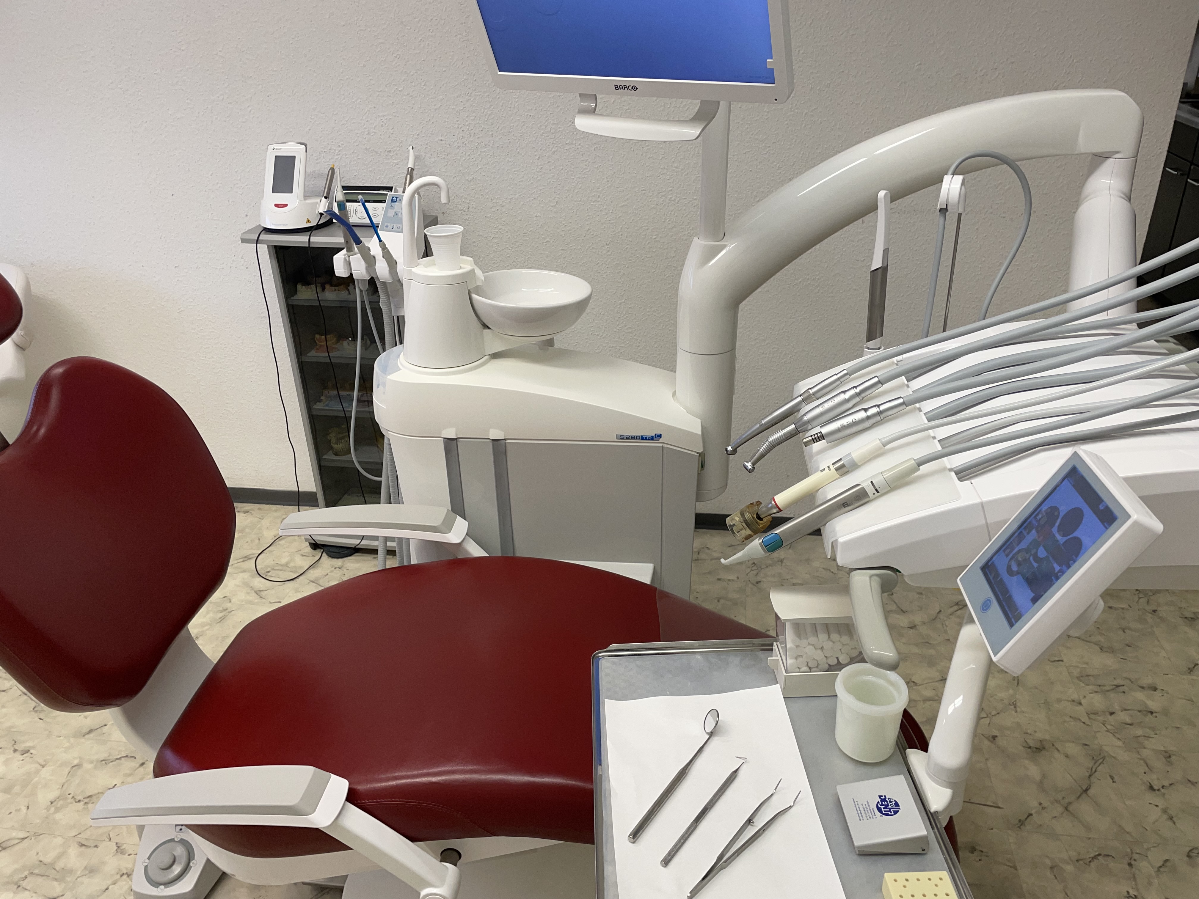 Behandlungseinheit ,Zahnarztstuhl