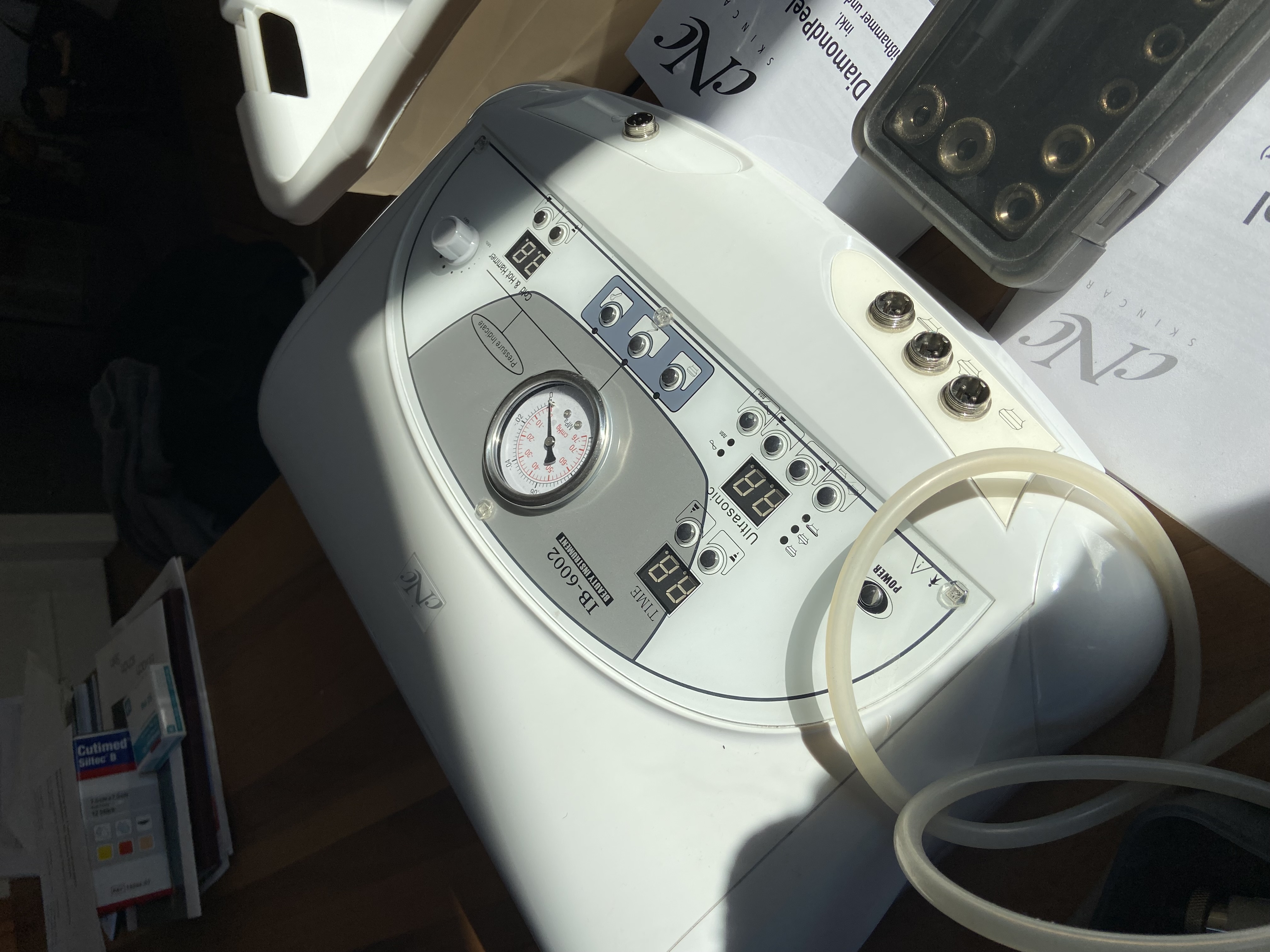 Diamond Peel Mikrodermabrasion plus Ultraschall  - Bild 3