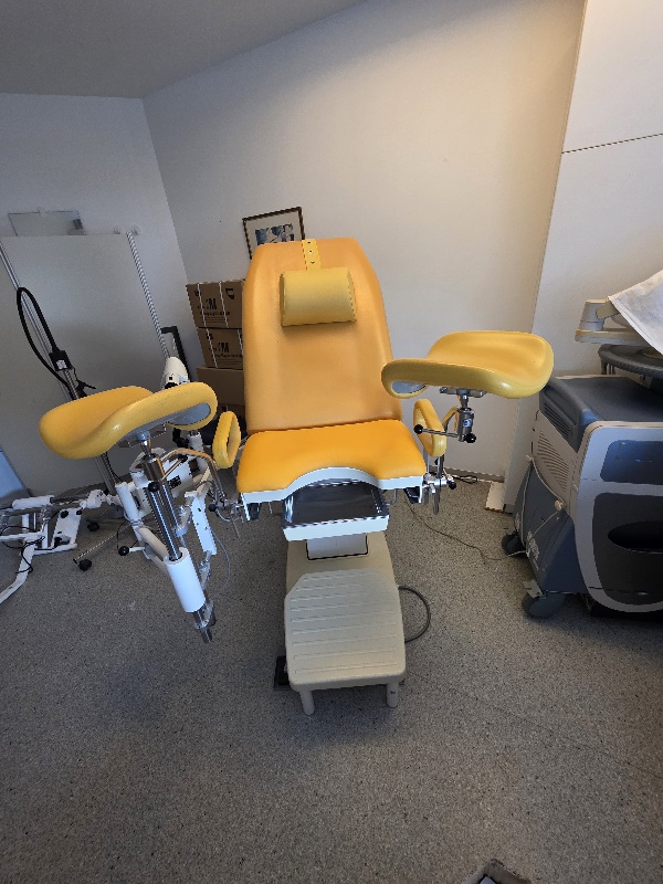 Untersuchungs- und Behandlungsstuhl (GYN) - Bild 2