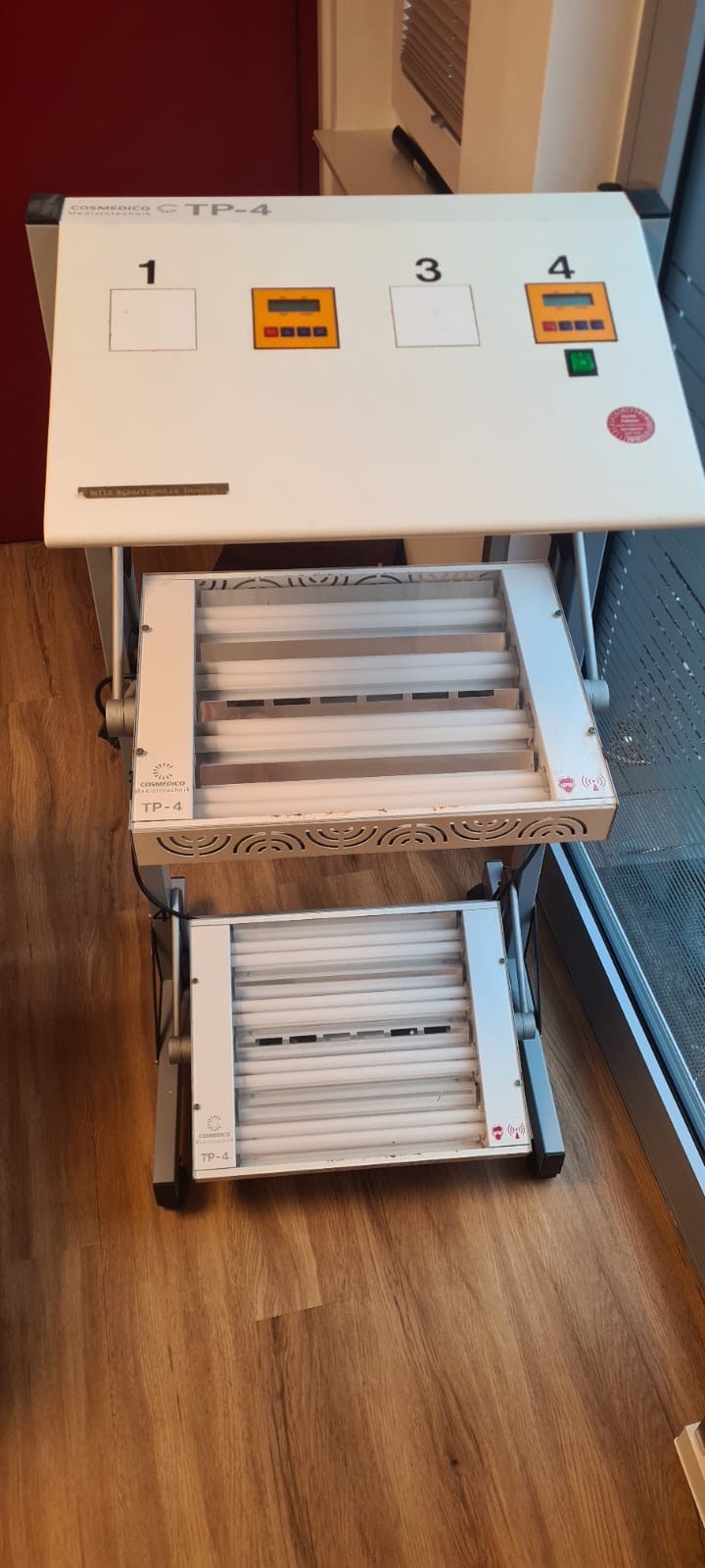 Cosmedico TP-4 – UV-Phototherapiegerät