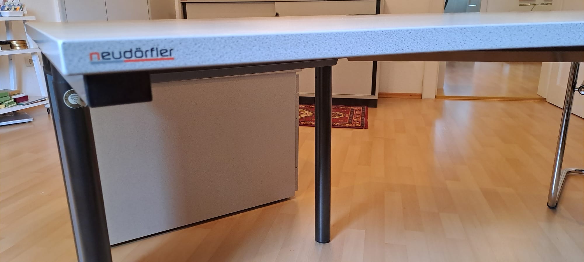 Praxismöbel aus Heilpraktiker Praxis - Bild 3