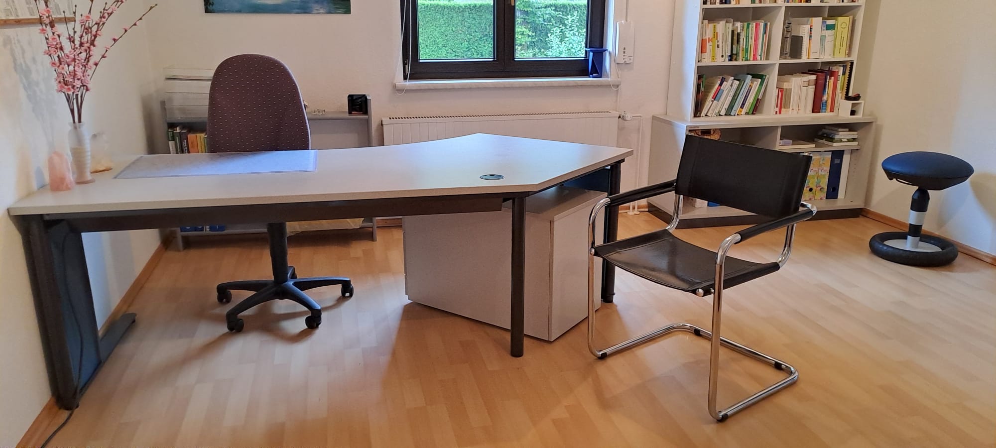 Praxismöbel aus Heilpraktiker Praxis