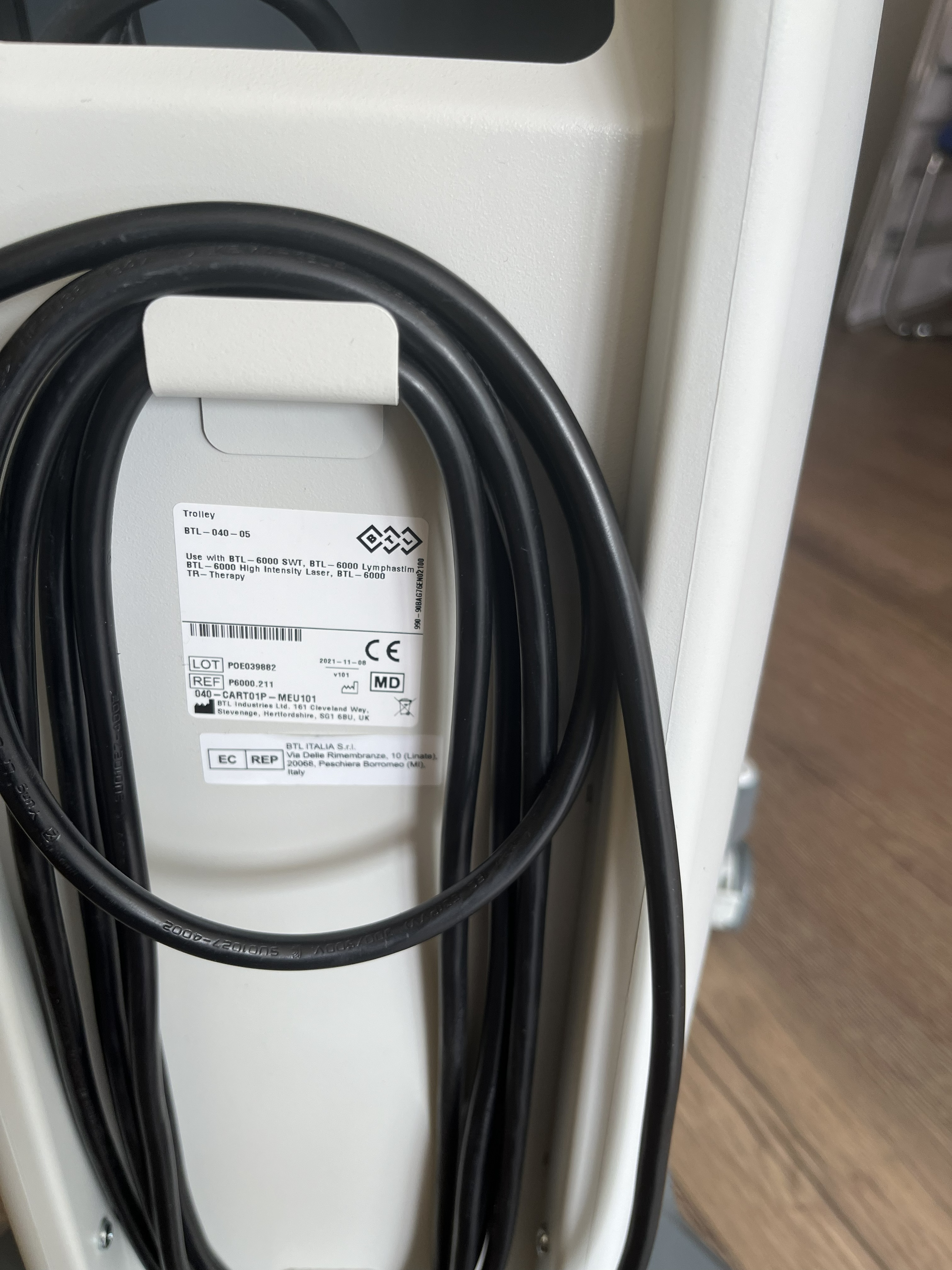 Stoßwellentherapiegerät mit Systemwagen - Bild 4