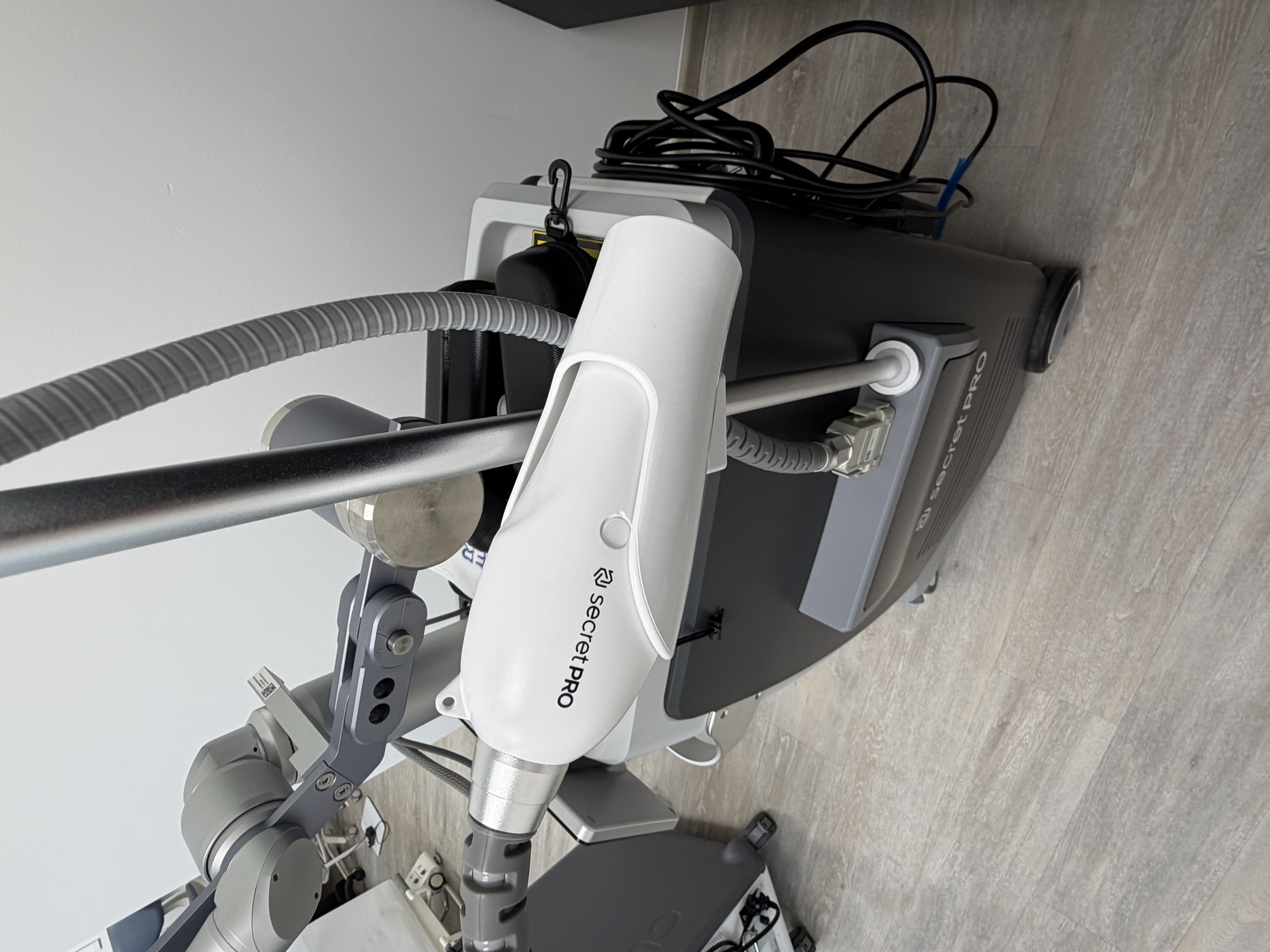 Cutera Secret PRO CO₂-Laser + RF-Microneedling - Bild 3