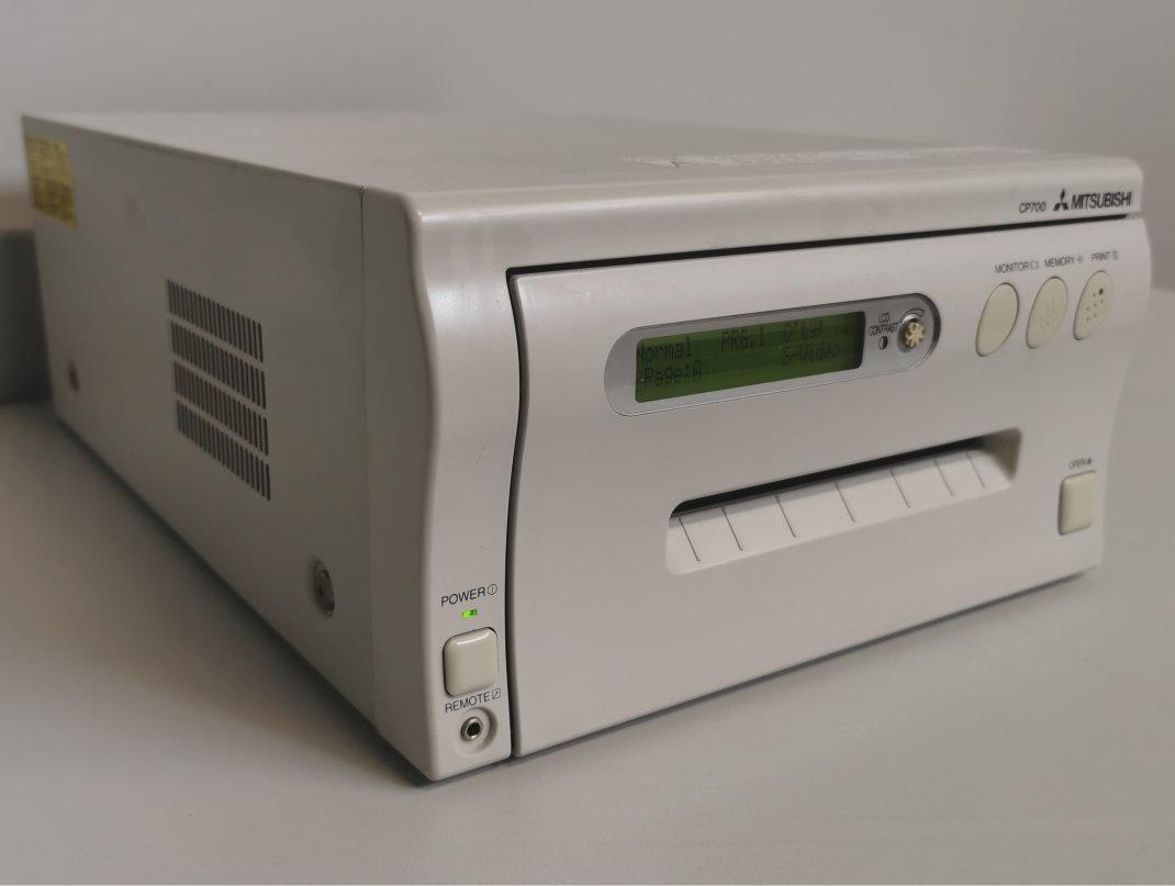 Gebraucht – Gut MITSUBISHI CP-700E - Bild 1