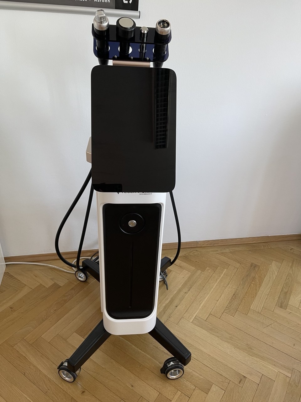 TESLA V-SKIN - Bild 3