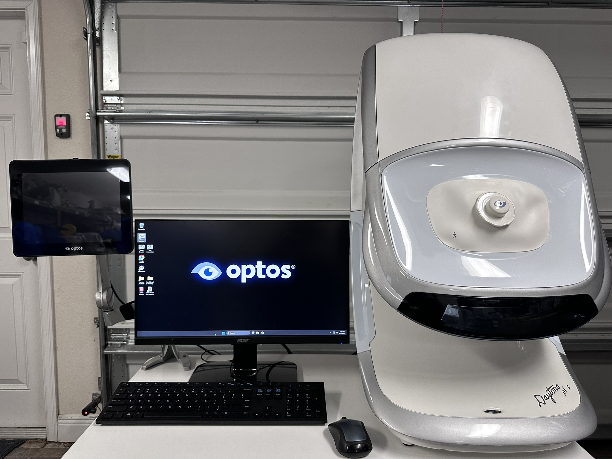 Medical imaging system the OPTOS Daytona Fundus 