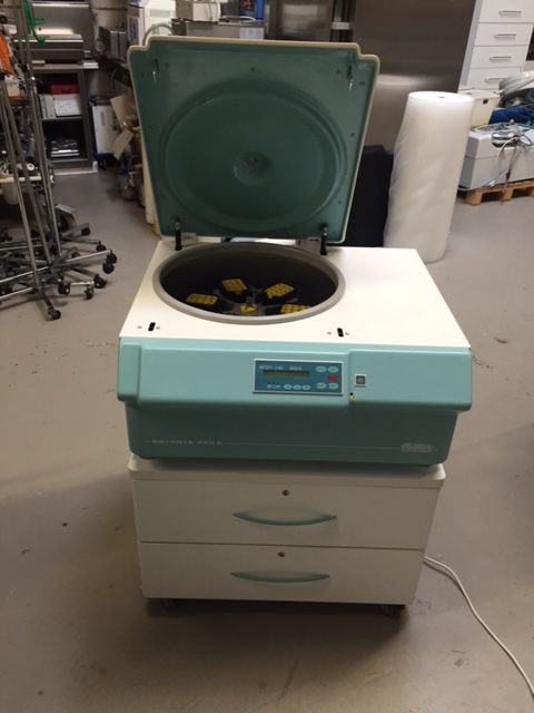 Zentrifuge mit Kühlung