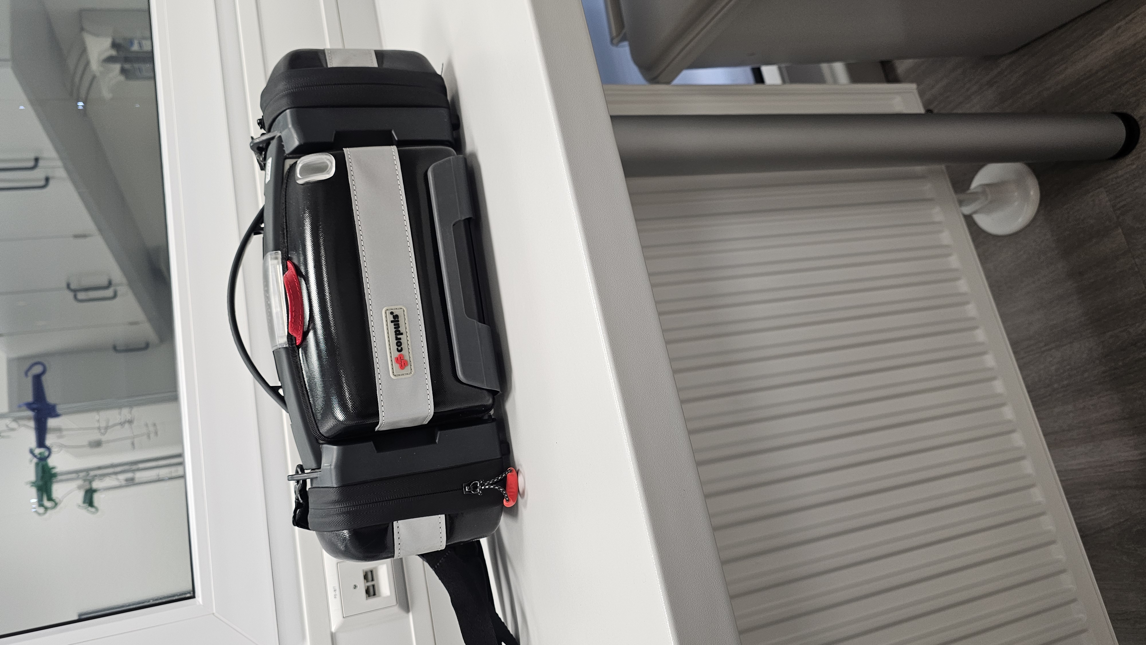 Defibrillator corpuls1 inkl. Zubehör