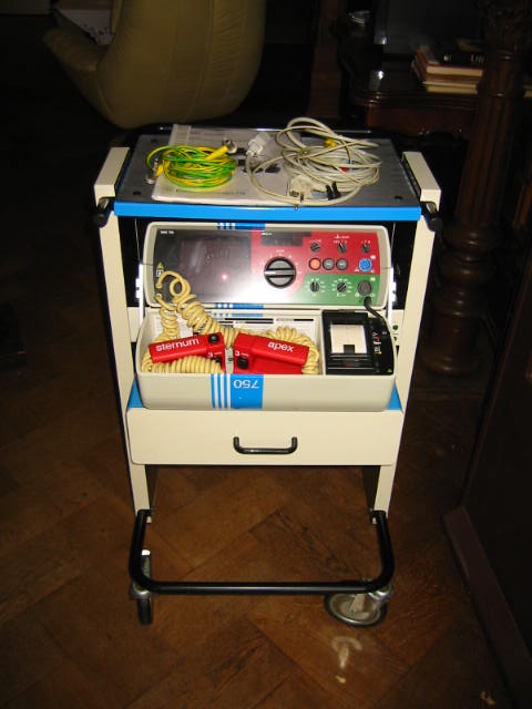Defibrillator