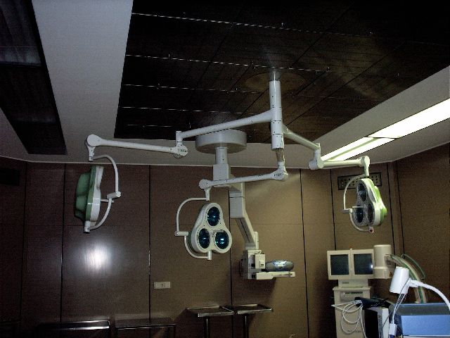 OP-Lampe (Deckenmontage)