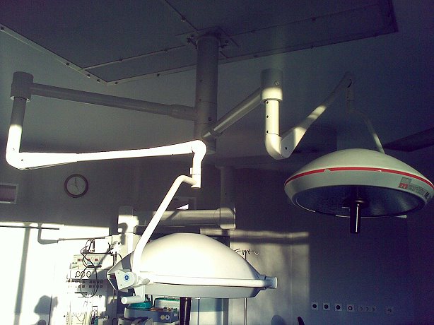 OP-Lampe (Deckenmontage)