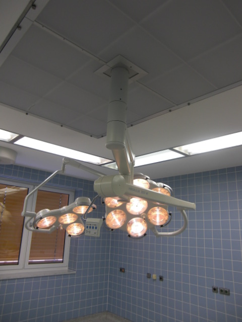 OP-Lampe (Deckenmontage)
