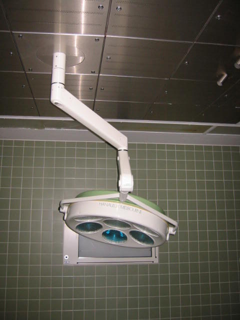 OP-Lampe (Deckenmontage)