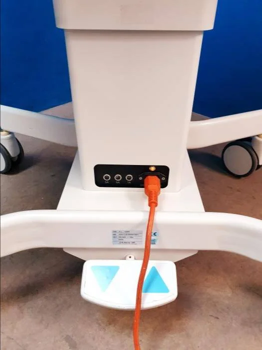 Gebraucht – Sehr Gut ATOM V-2200