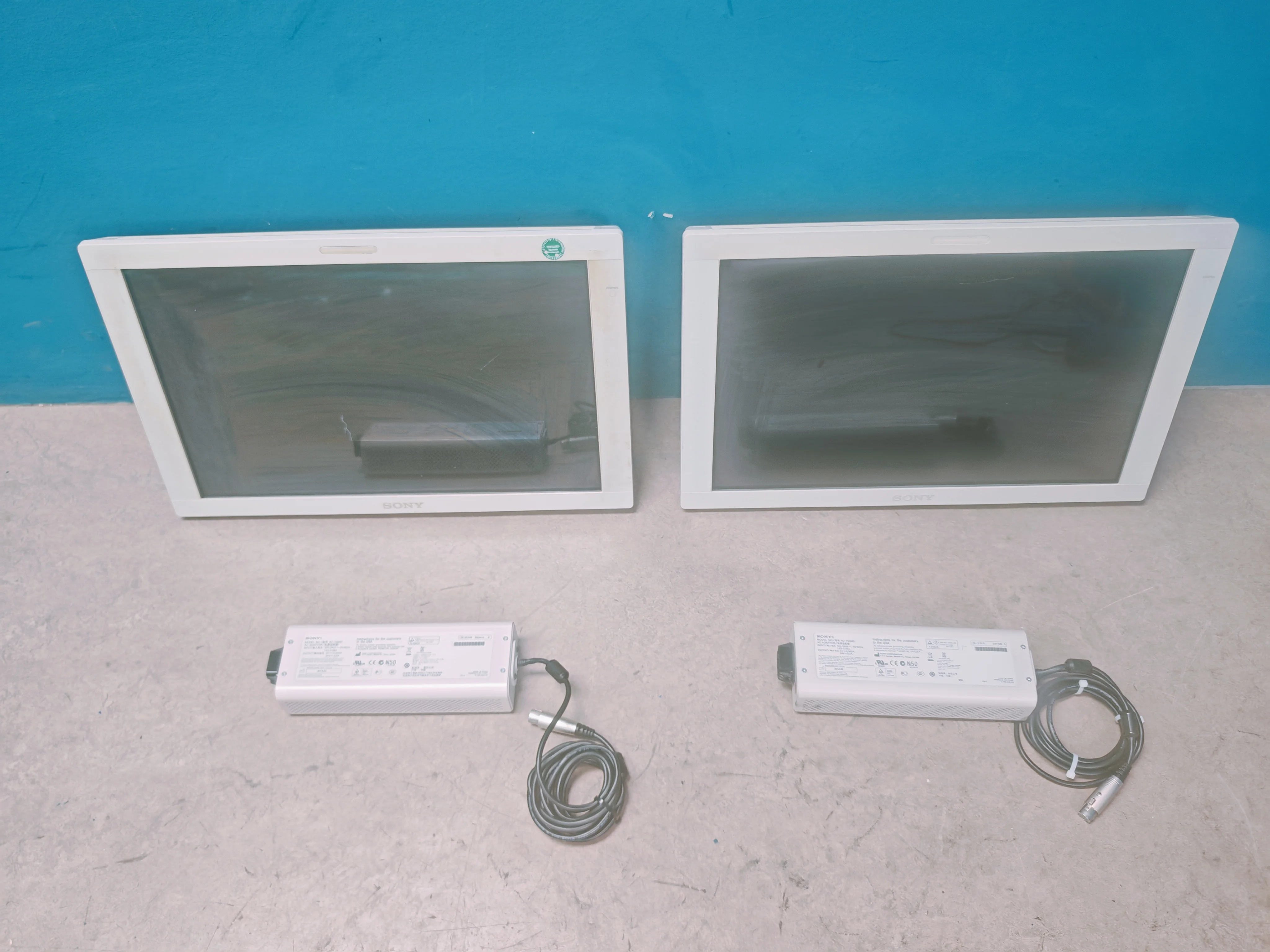 Gebraucht – Sehr Gut SONY LMD-2451MD