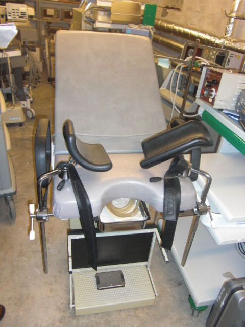 Gynäkologischer/Urologischer Untersuchungsstuhl