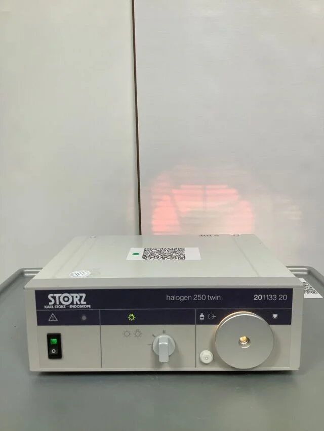 Gebraucht – Sehr Gut KARL STORZ halogen 250 twin 201133 20