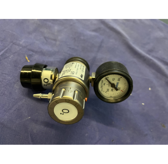 DRÄGER O2 Druckminderer / pressure reducer
