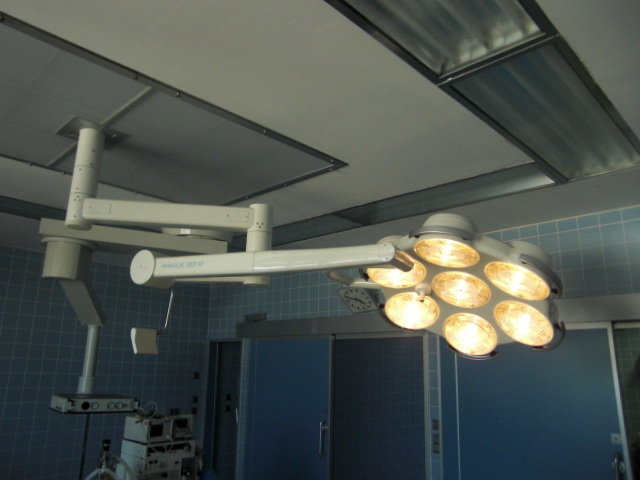 OP-Lampe (Deckenmontage)