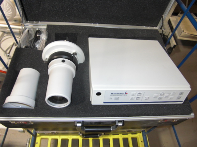 Kameraeinsatz für OP-Lampe